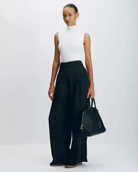 Pantalón Palazzo Negro De Satín Con Pinzas