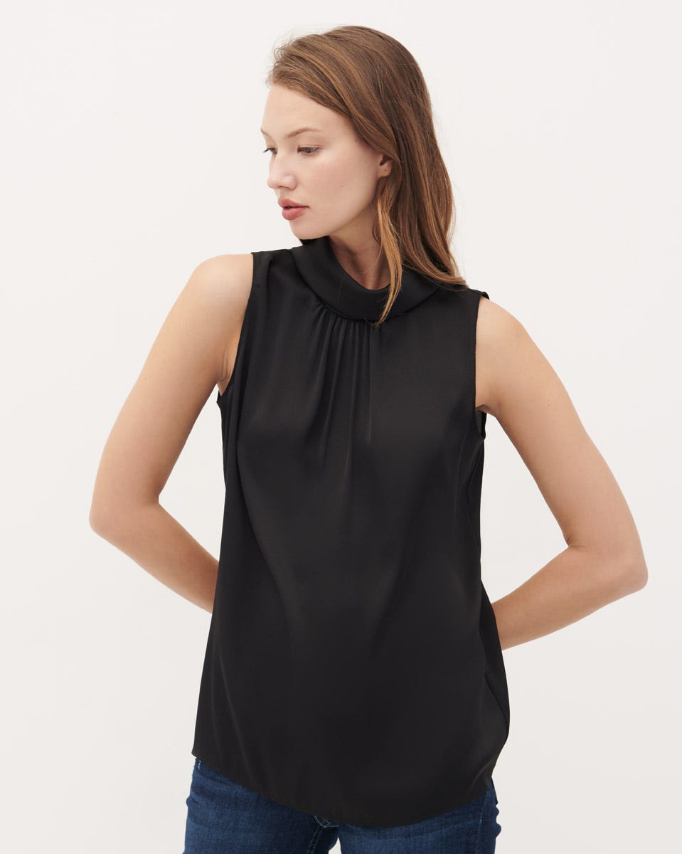 Blusa de cuello alto negro online