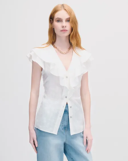 Blusa Blanca Voile Con Textura Escote V Con Escarolas