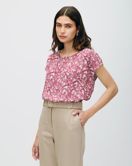Blusa Corta Fucsia Estampado Floral Enresortado En Cintura