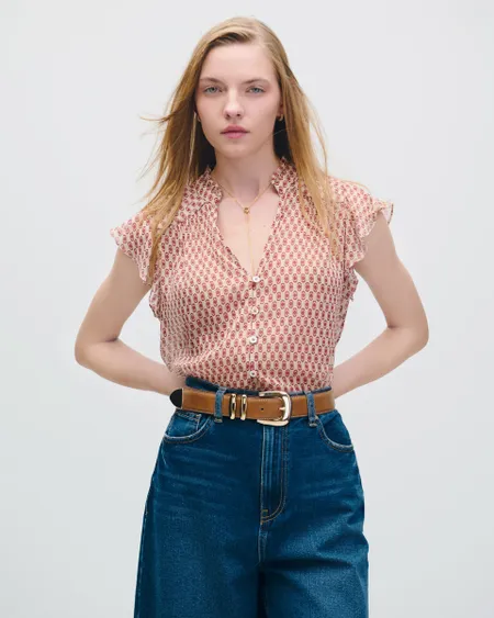 Blusa De Chifón Con Lúrex Estampado Corbatero Y Escarolas