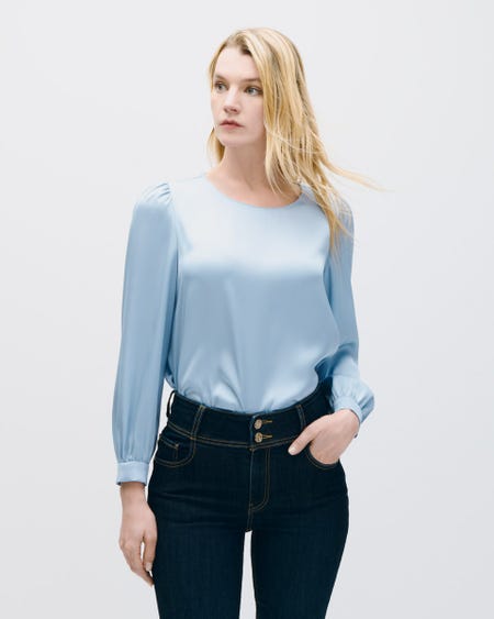 Blusa De Satín Celeste Escote Redondo Y Frunces