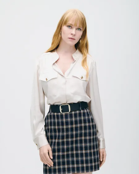 Blusa De Satín Champange Cuello Mao Botones Ocultos En Aletilla