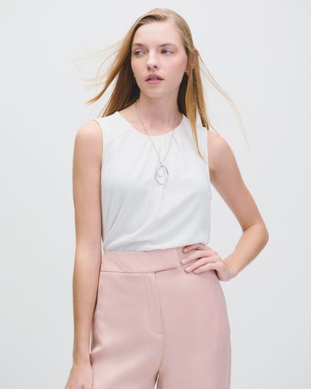 Blusa Off White Escote Redondo Con Frunces