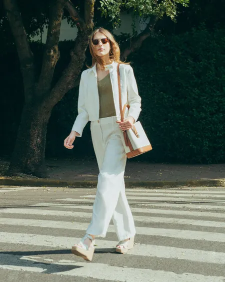 Chamarra Bomber Corta Blanca Cuello Alto