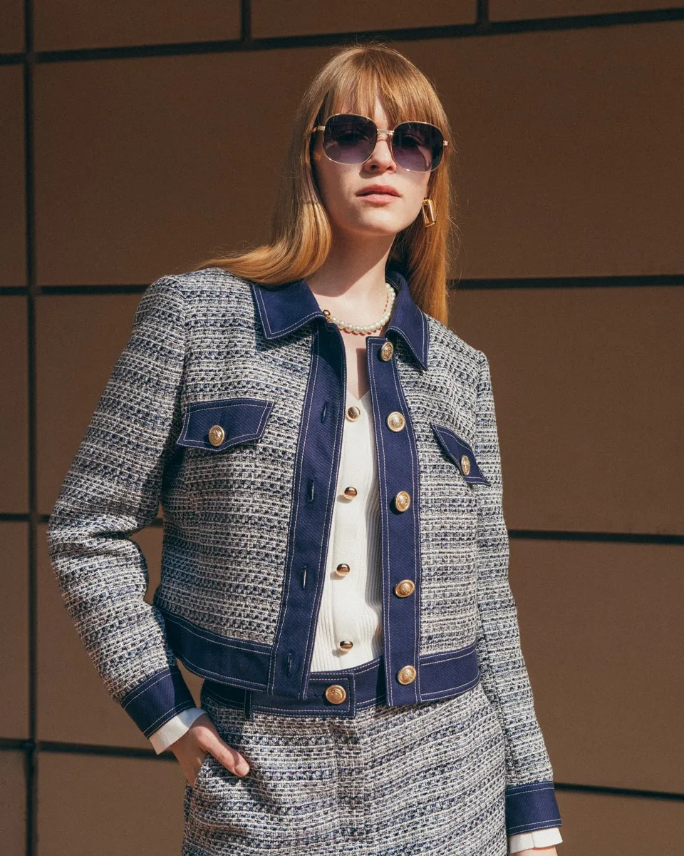 Chaqueta Corta De Tweed Índigo Con Lúrex  Detalles Tipo Denim 