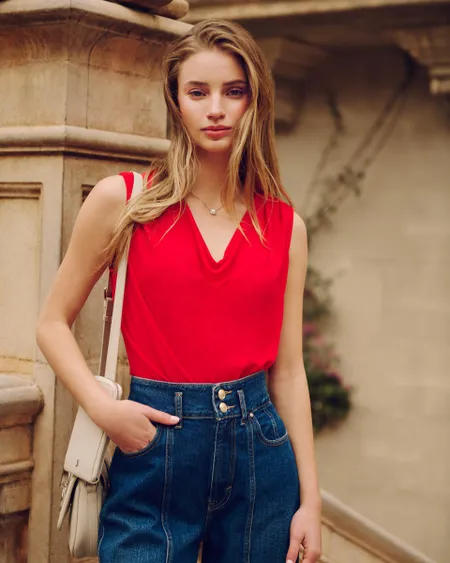 Blusa De Punto Roja Escote Drapeado Cadena En Espalda