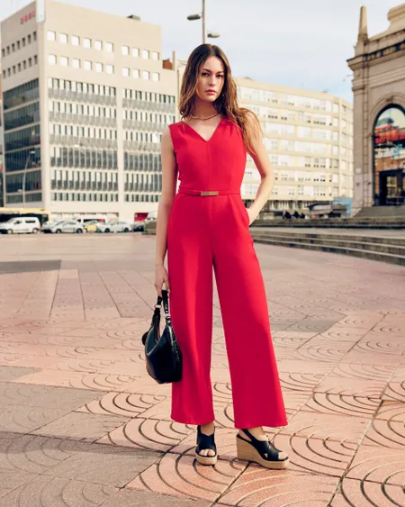 Jumpsuit Palazzo De Punto Rojo Escote V Corte Francés Con Cinturón