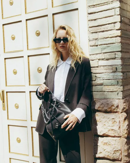 Blazer Negro Stretch Tipo Denim Corte Francés Solapa De Pico Pespuntes En Contraste