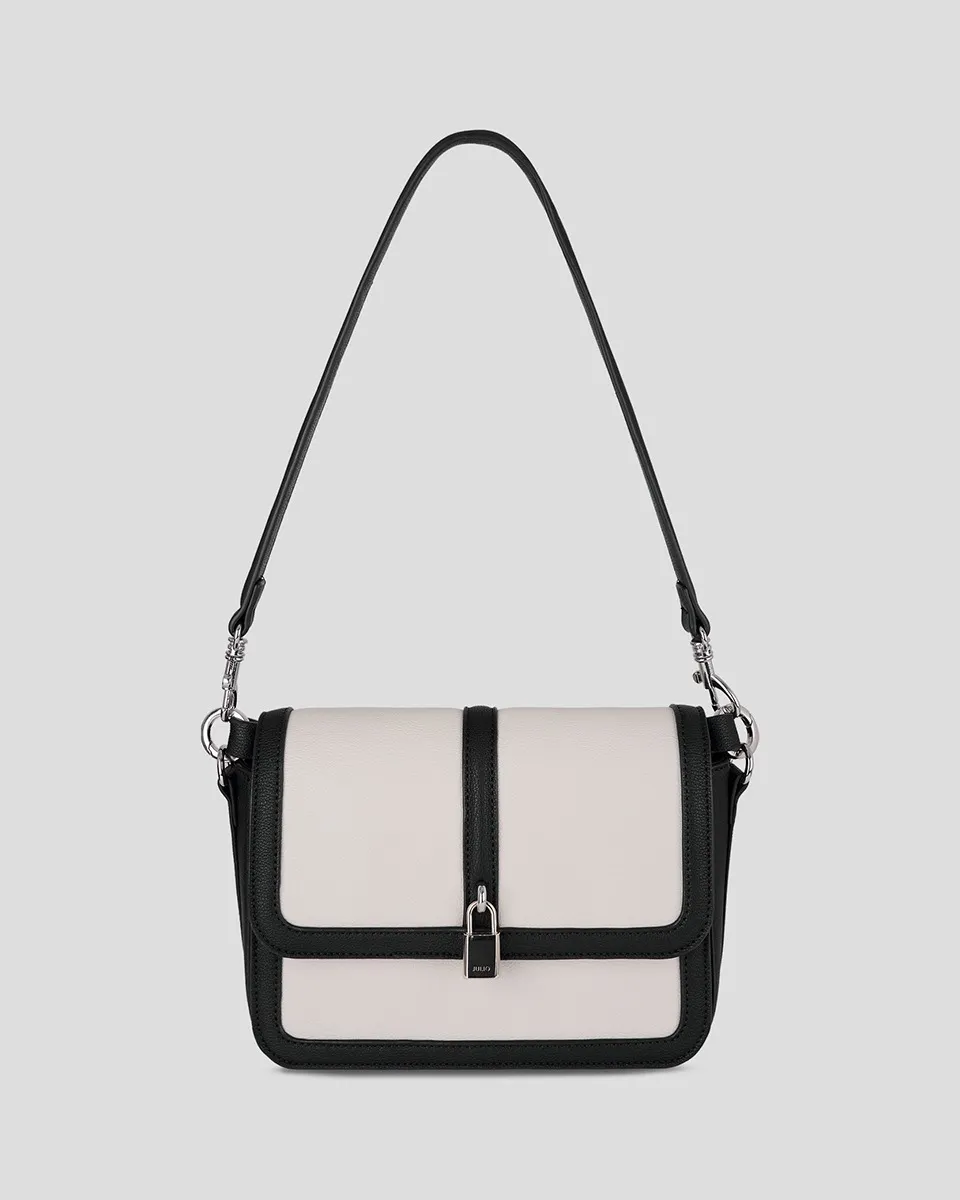 Bolsa Flap En Combinación Negro Y Off White Detalle Candado 