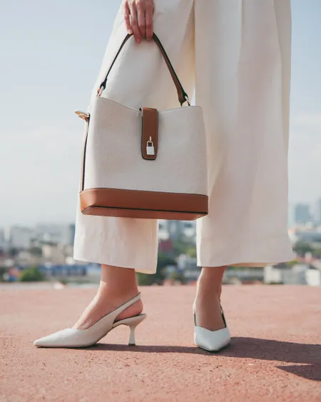 Bolsa Hobo Textil Tejido En Combinación Detalle Candado