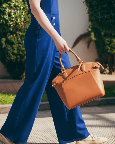 Bolsa Satchel Caramelo Hebillas Y Mondero