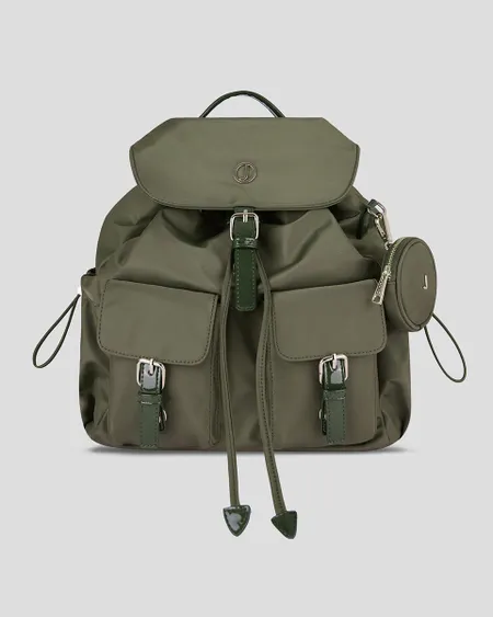 Mochila Verde Olivo De Nylon Detalles Charol Multibolsillos