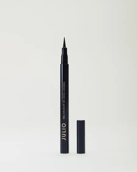 Delineador Negro Líquido De Ojos Resistente Al Agua Julio Beauty VARIOS