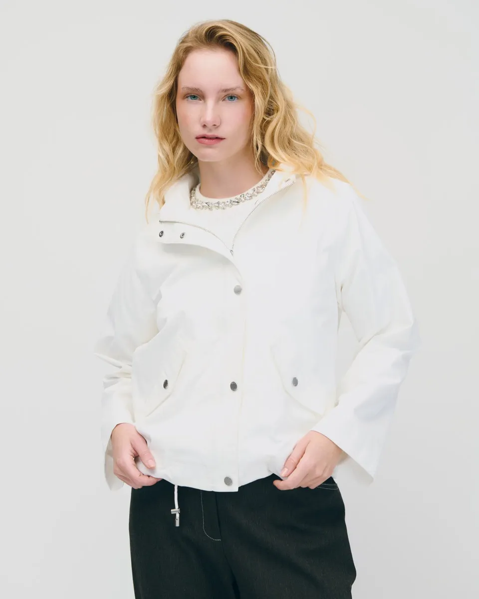 Chamarra Parka Blanca Capucha Desmontable Manga Ranglan 