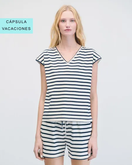 Blusa De Punto Off White Tipo Camiseta Estilo Navy Manga Sisa Escote V
