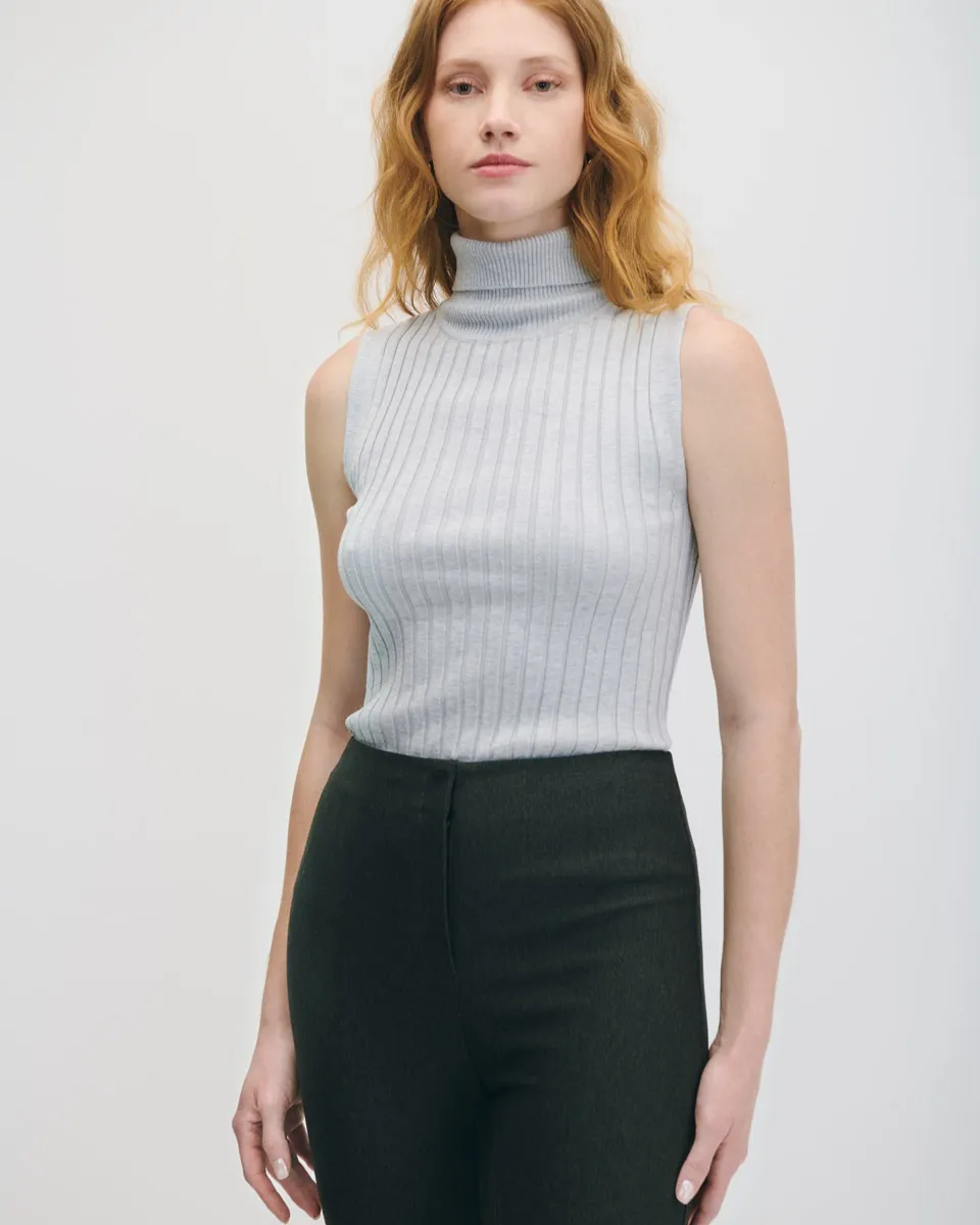 Top Tejido Canalé Sin Mangas Cuello Tortuga Gris 