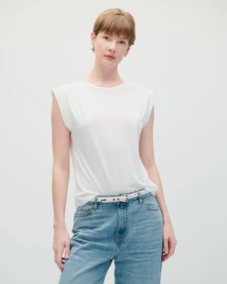 Blusa Blanca De Punto Manga Sisa Enresortado En Hombro