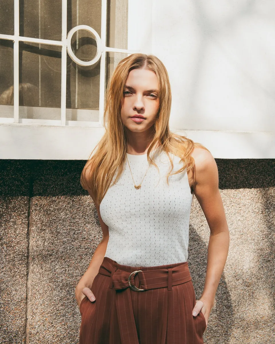 Blusa Blanca Tejido De Punto Calado Escote Redondo 