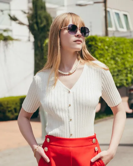 Blusa Tejido Canalé Calado Natural Escote V Manga Corta