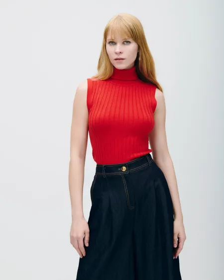 Top Tejido Canalé Sin Mangas Cuello Tortuga Rojo