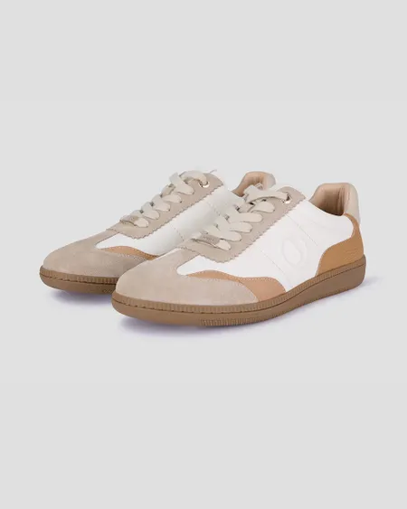 Tenis De Piel Blanco En Combinación Caramelo Suela De Goma