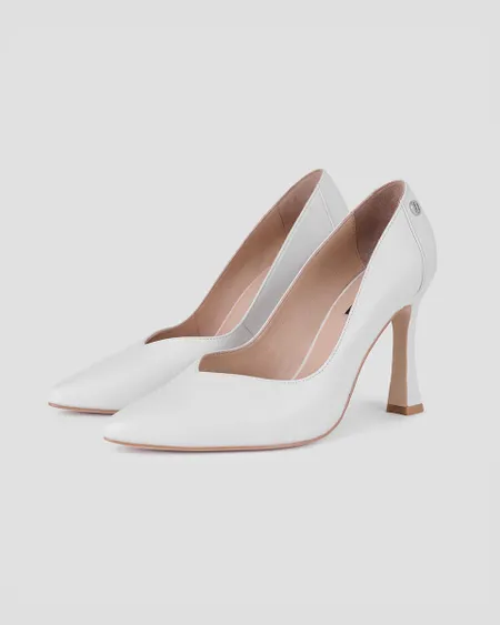 Zapatilla Pump 100% Piel Off White Tacón Acampanado Escote V