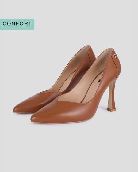 Zapatilla Pump De Piel Caramelo Tacón Acampanado Escote V