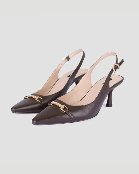 Zapatilla Slingback De Piel Chocolate Kitten Acampanado Y Hebilla